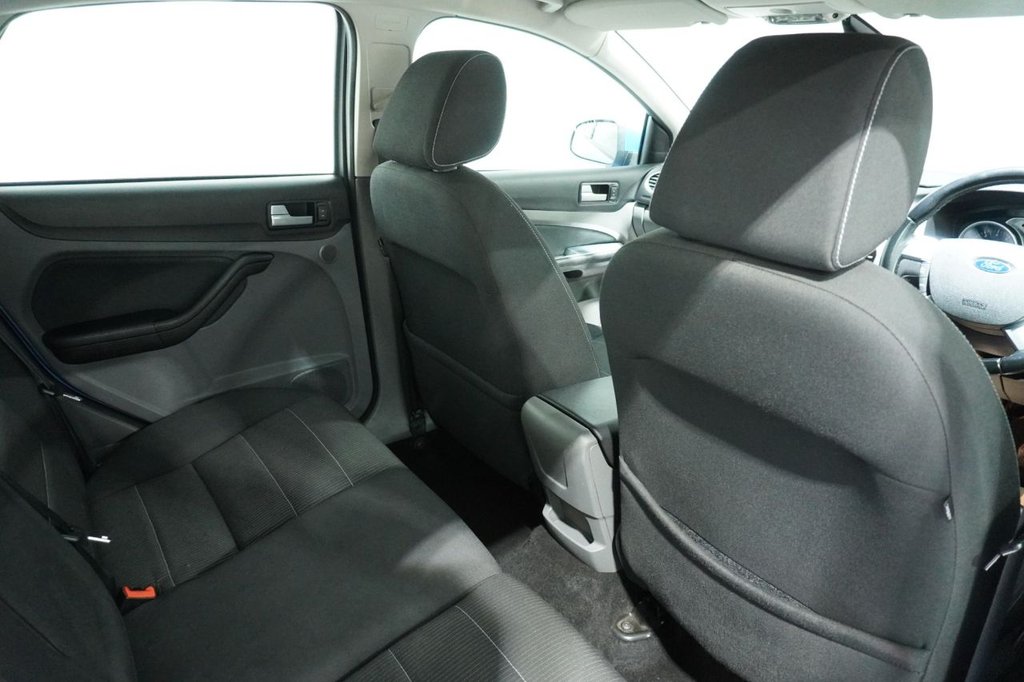 Used Ford Focus 2010 for sale - 76820608: Photo 16