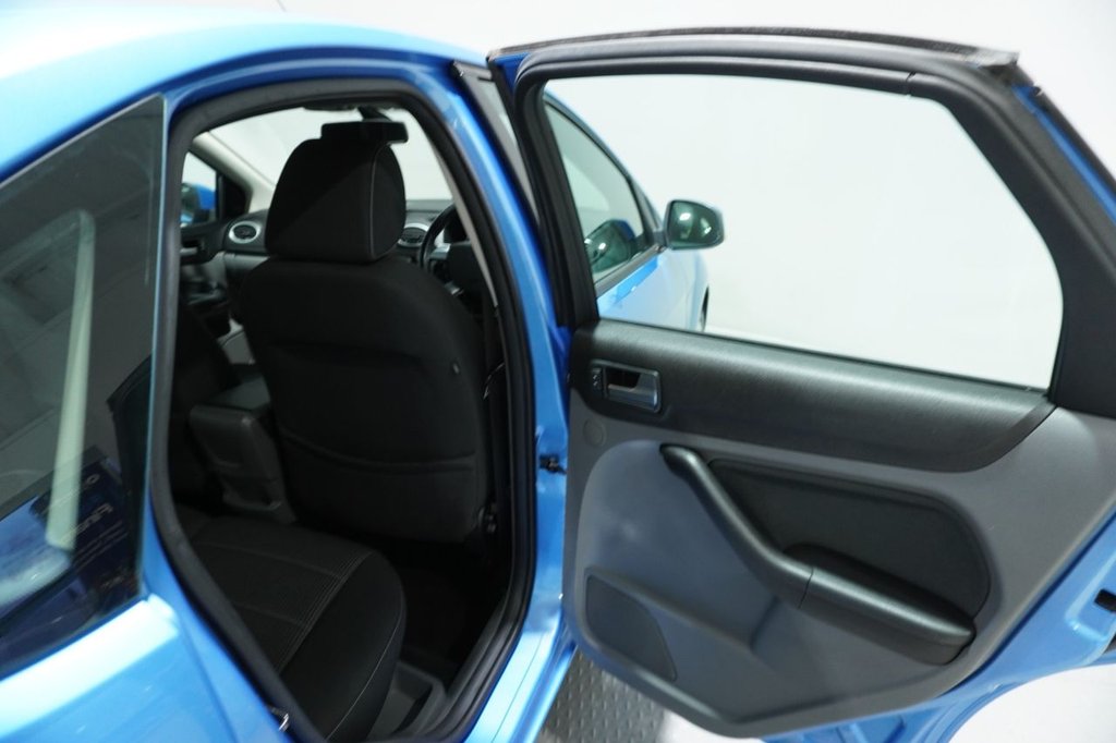 Used Ford Focus 2010 for sale - 76820608: Photo 32