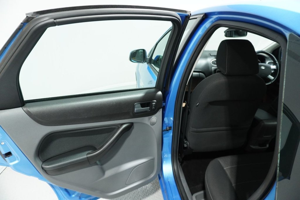 Used Ford Focus 2010 for sale - 76820608: Photo 34