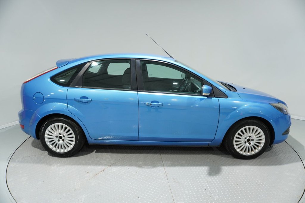 Used Ford Focus 2010 for sale - 76820608: Photo 6