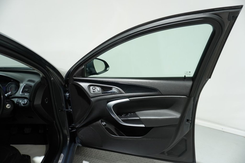 Used Vauxhall Insignia 2015 for sale - 76820566: Photo 28