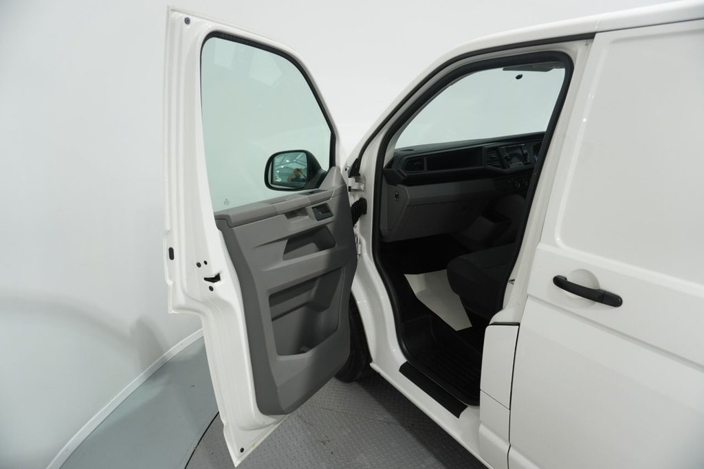 Used Volkswagen Transporter 2021 for sale - 76820310: Photo 24
