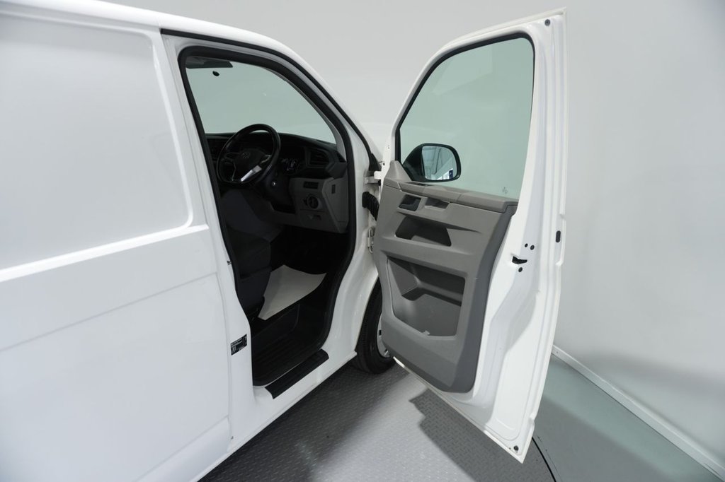 Used Volkswagen Transporter 2021 for sale - 76820310: Photo 26