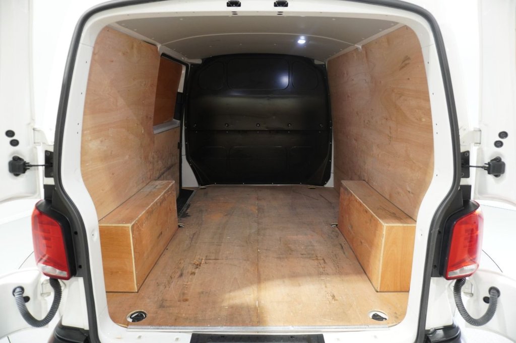 Used Volkswagen Transporter 2021 for sale - 76820310: Photo 28