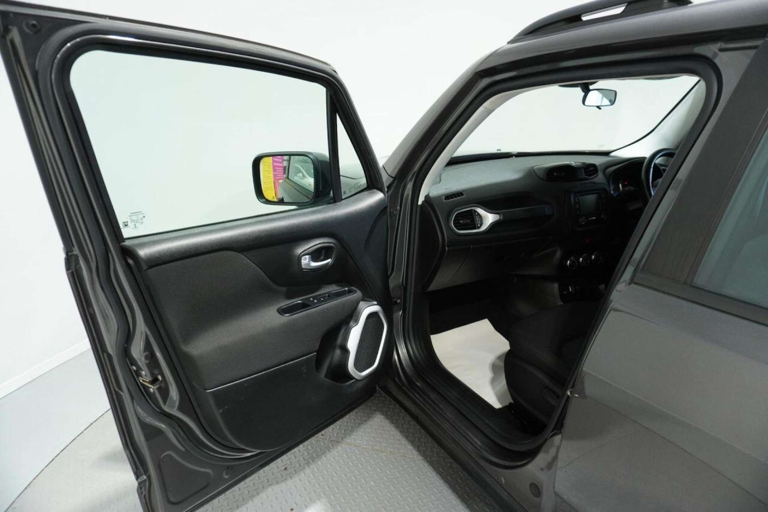 Used Jeep Renegade 2016 for sale - 77061660: Photo 31