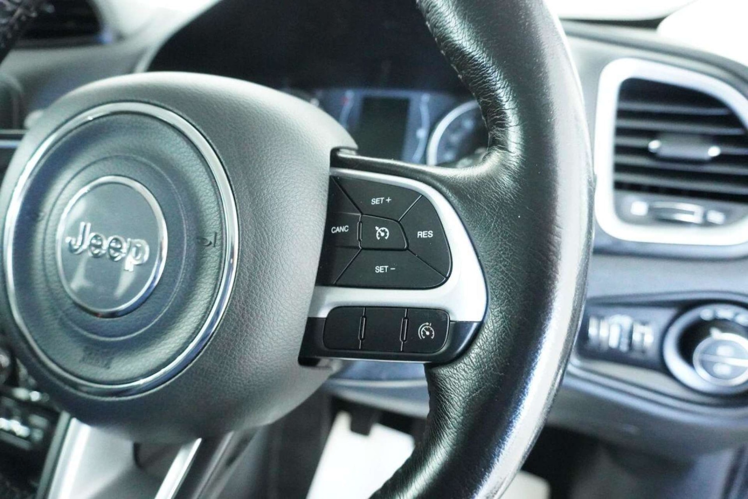 Used Jeep Renegade 2016 for sale - 77061660: Photo 60