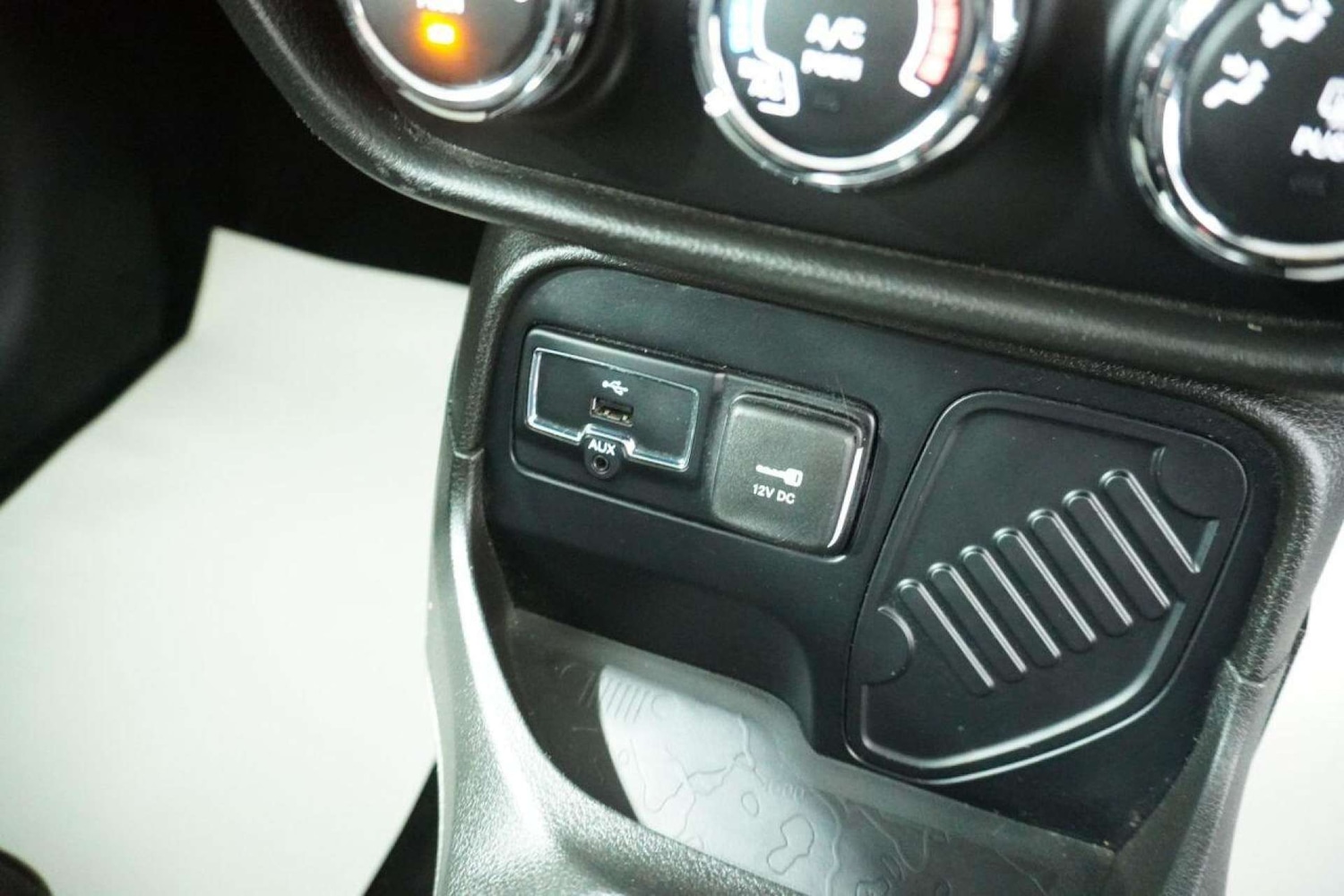 Used Jeep Renegade 2016 for sale - 77061660: Photo 62