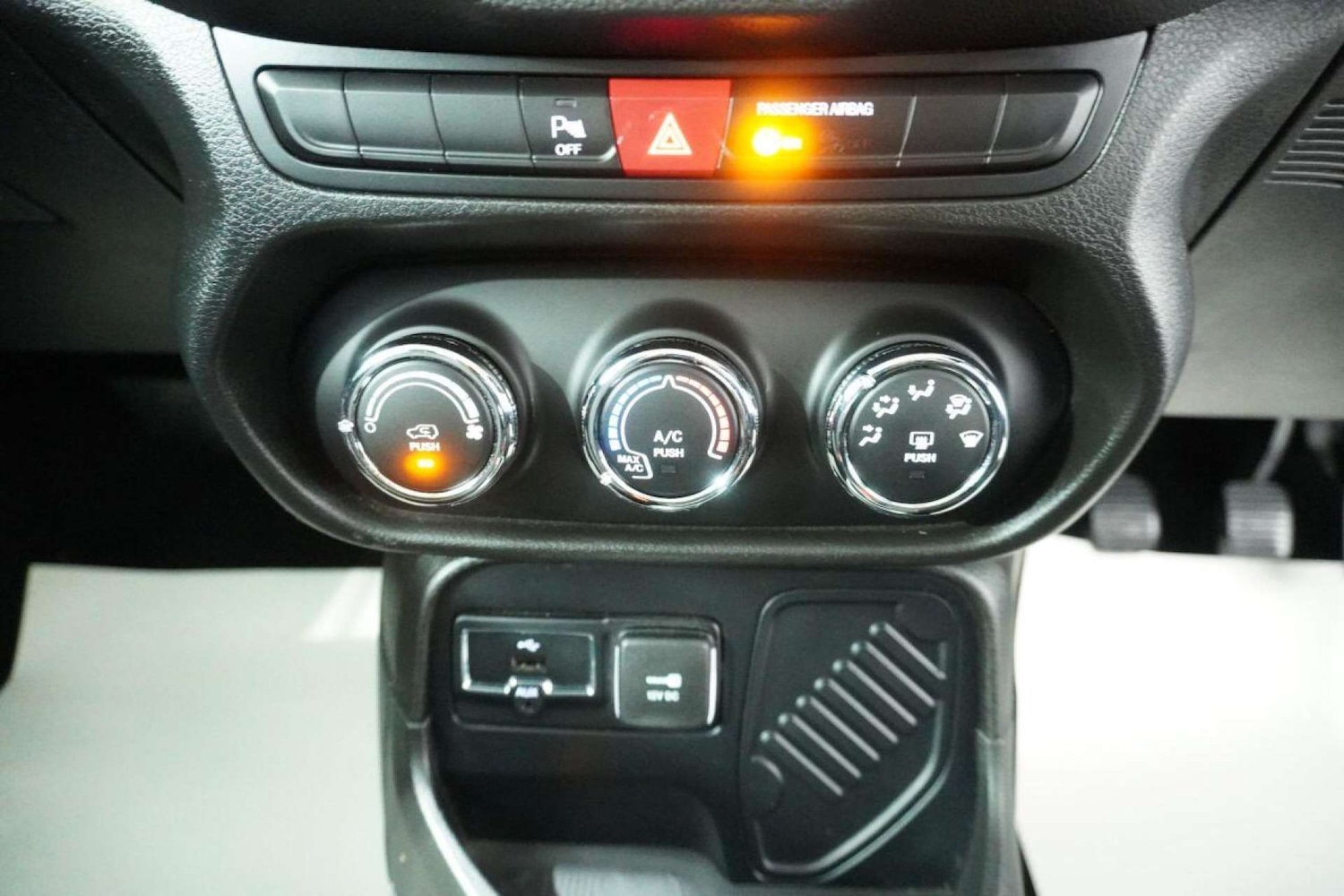 Used Jeep Renegade 2016 for sale - 77061660: Photo 63