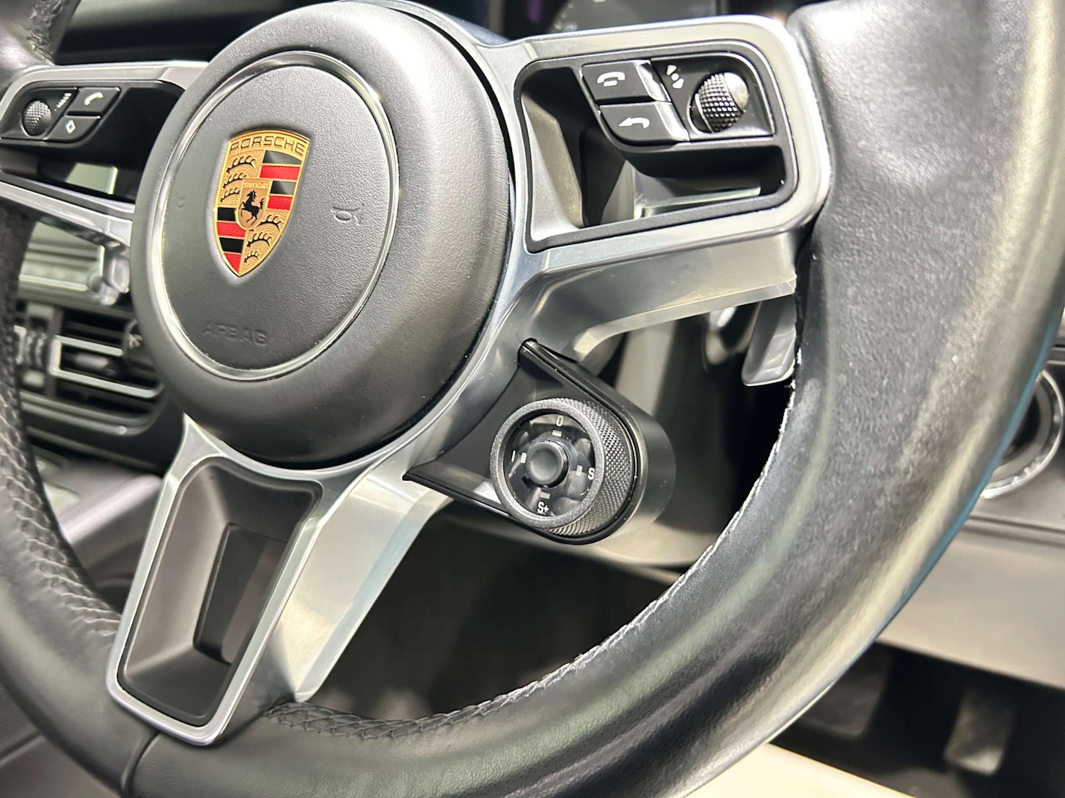 Used Porsche Macan 2019 for sale - 77453623: Photo 11