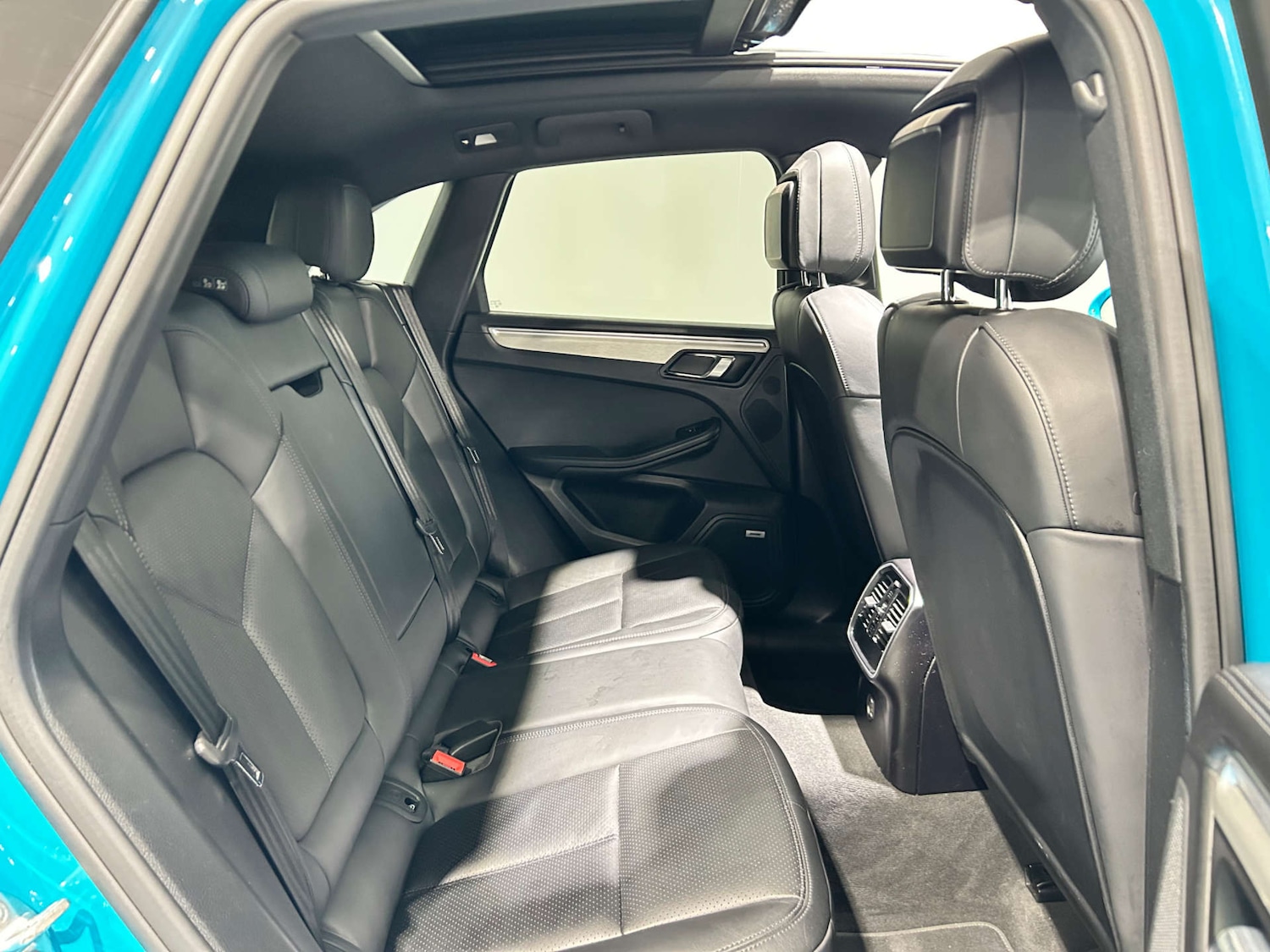 Used Porsche Macan 2019 for sale - 77453623: Photo 19