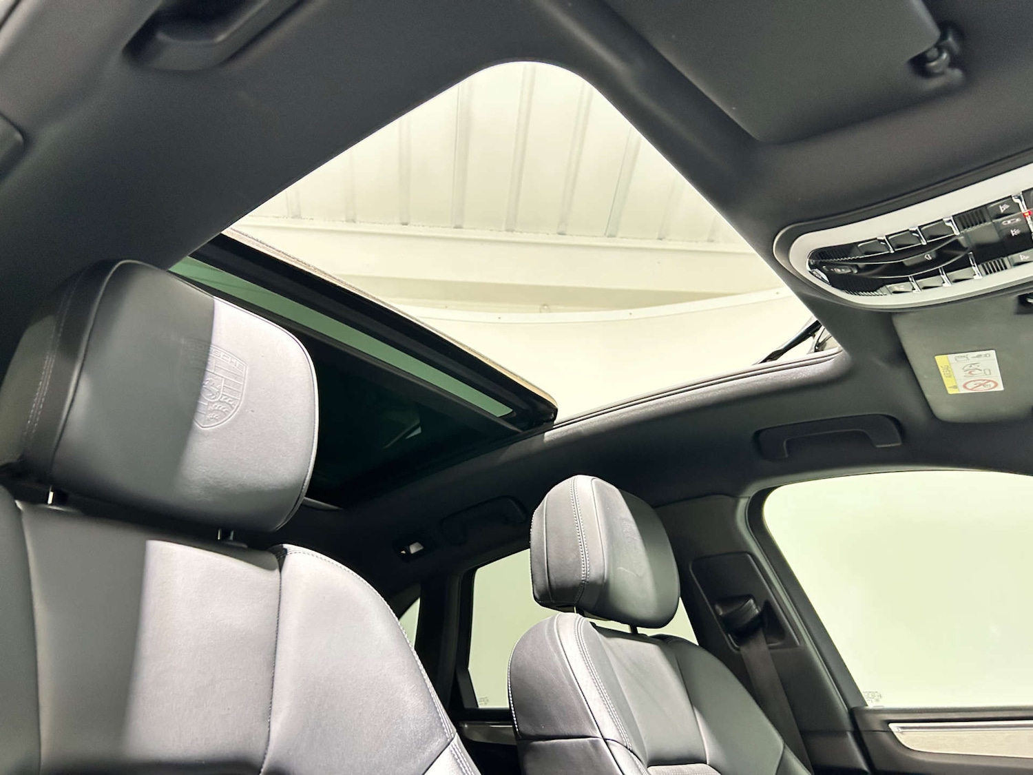 Used Porsche Macan 2019 for sale - 77453623: Photo 21