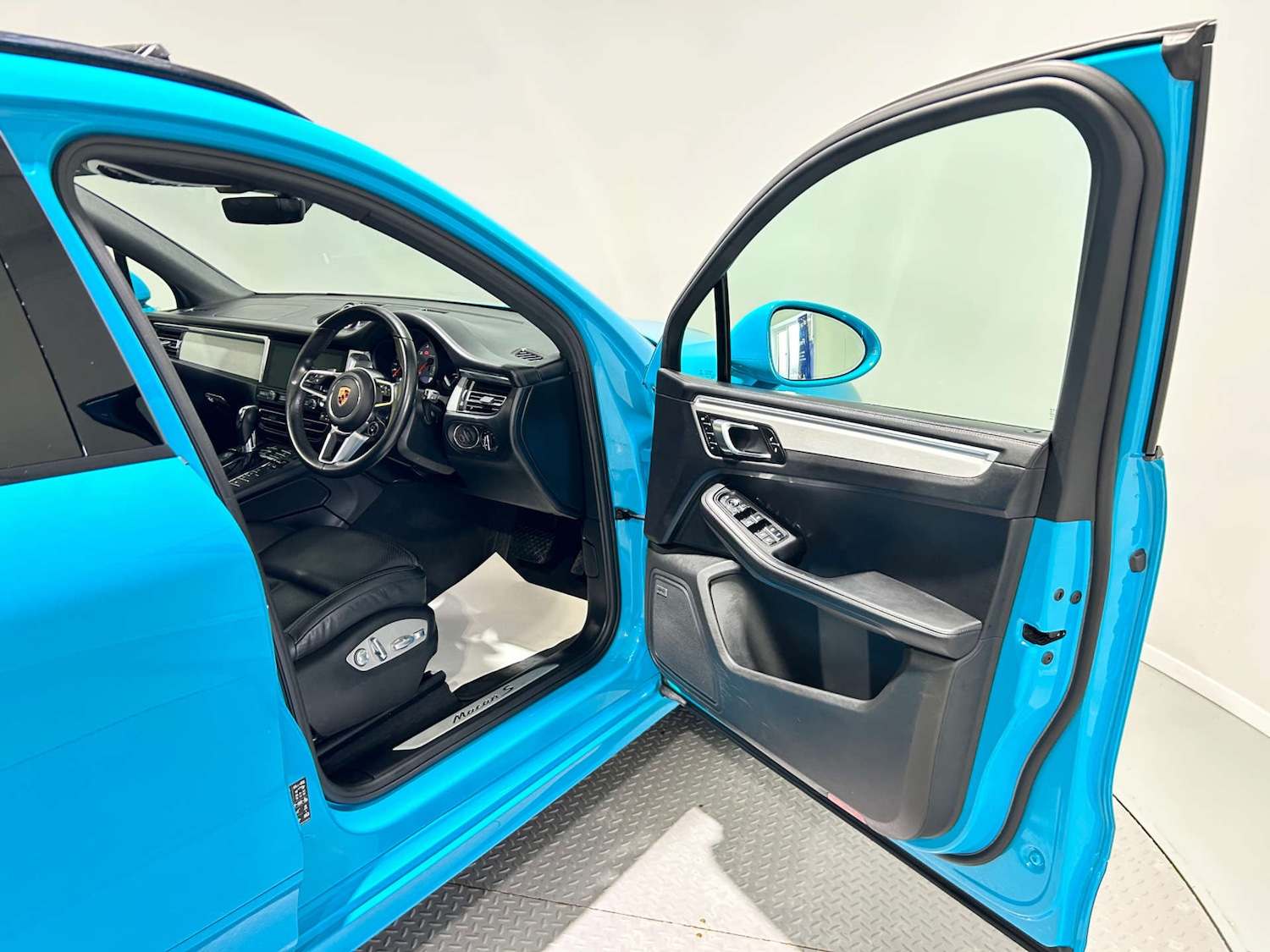 Used Porsche Macan 2019 for sale - 77453623: Photo 32