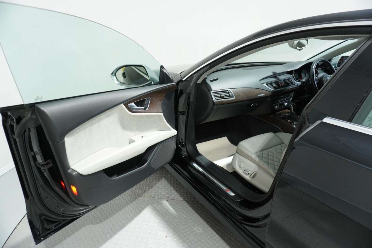 Used Audi A7 2016 for sale - 77061677: Photo 32