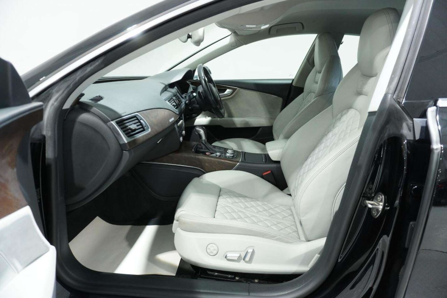 Used Audi A7 2016 for sale - 77061677: Photo 44