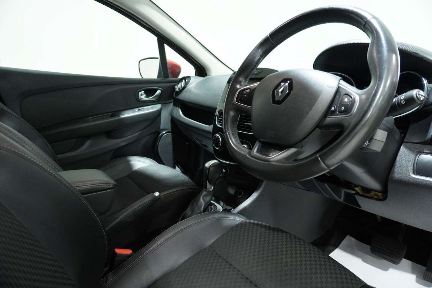 Used Renault Clio 2017 for sale - 77061689: Photo 12