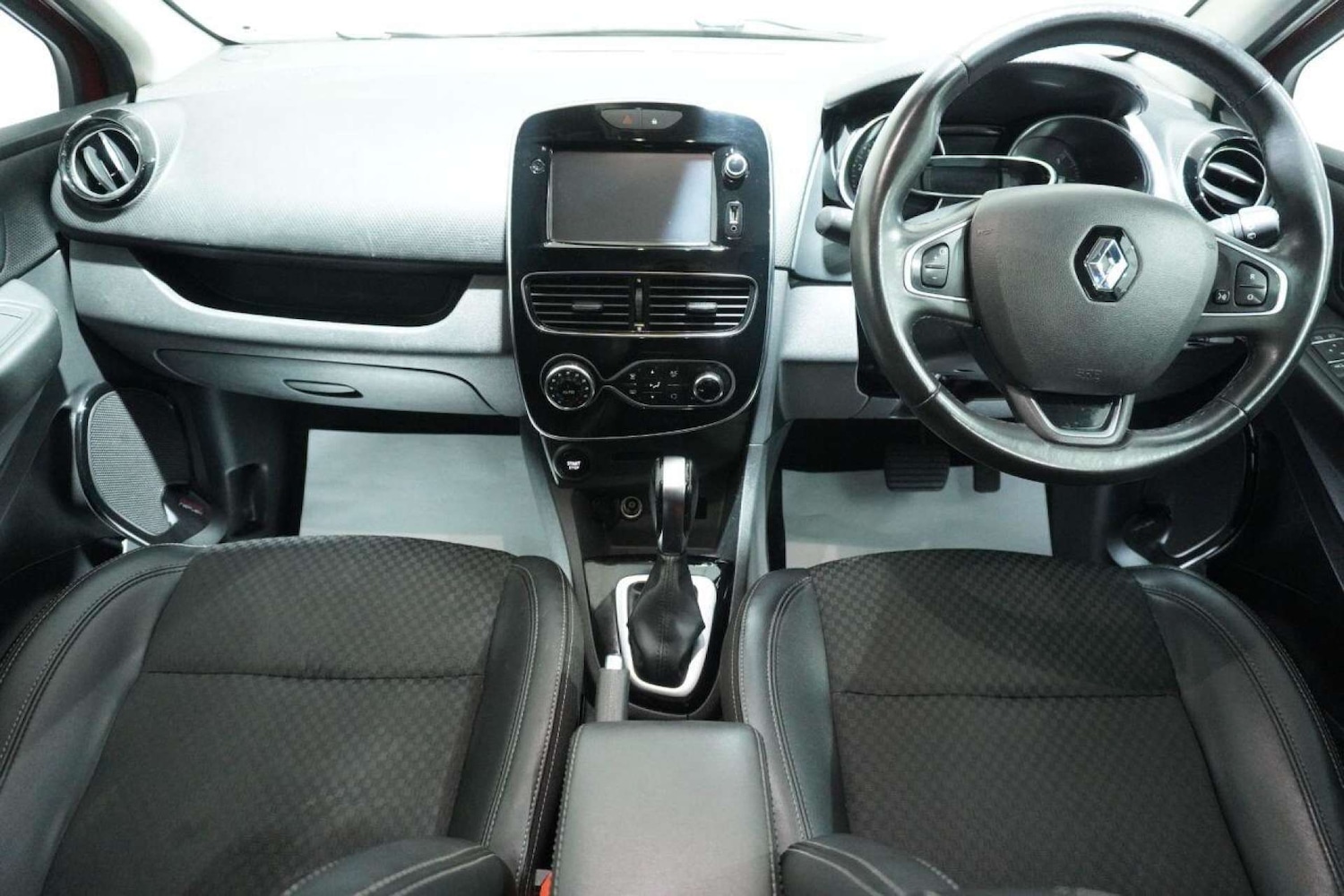 Used Renault Clio 2017 for sale - 77061689: Photo 18