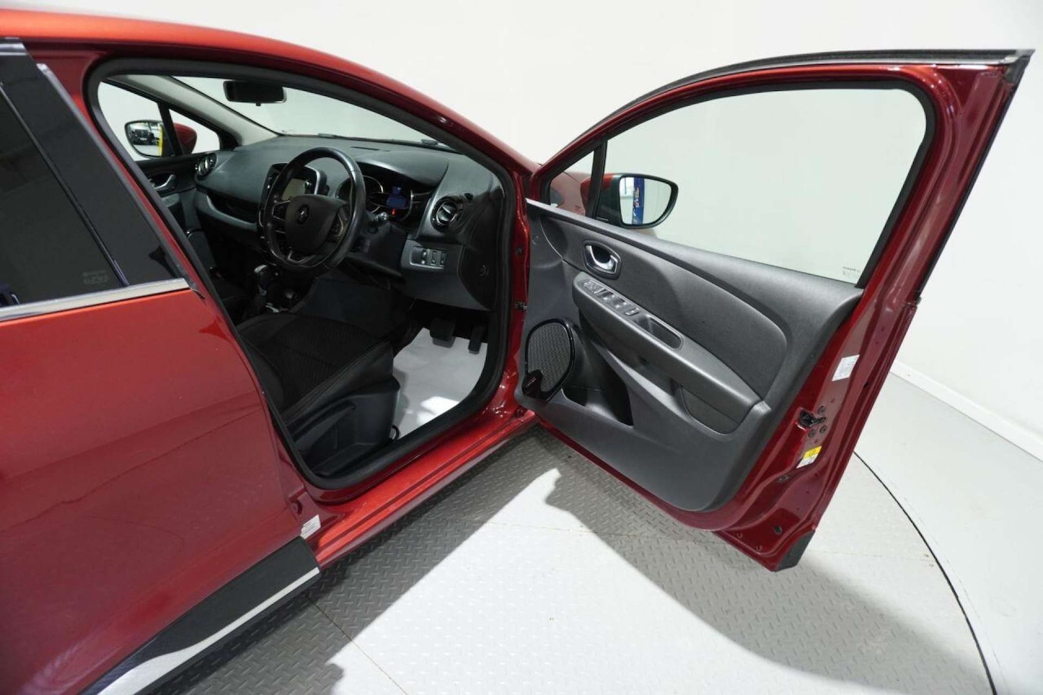 Used Renault Clio 2017 for sale - 77061689: Photo 20