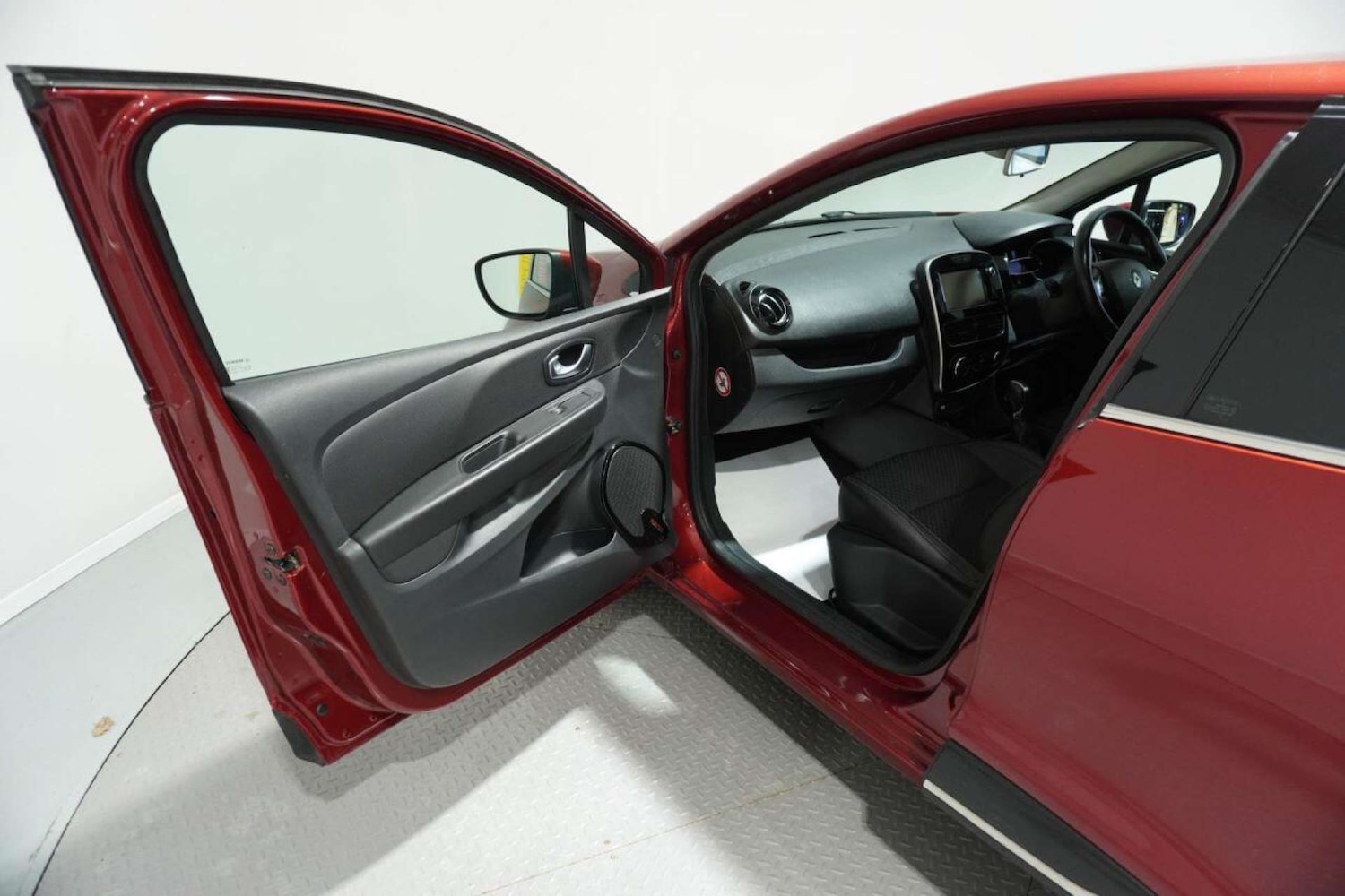 Used Renault Clio 2017 for sale - 77061689: Photo 22