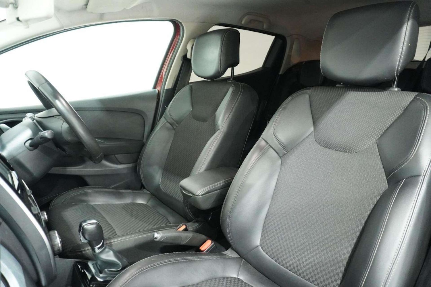 Used Renault Clio 2017 for sale - 77061689: Photo 39