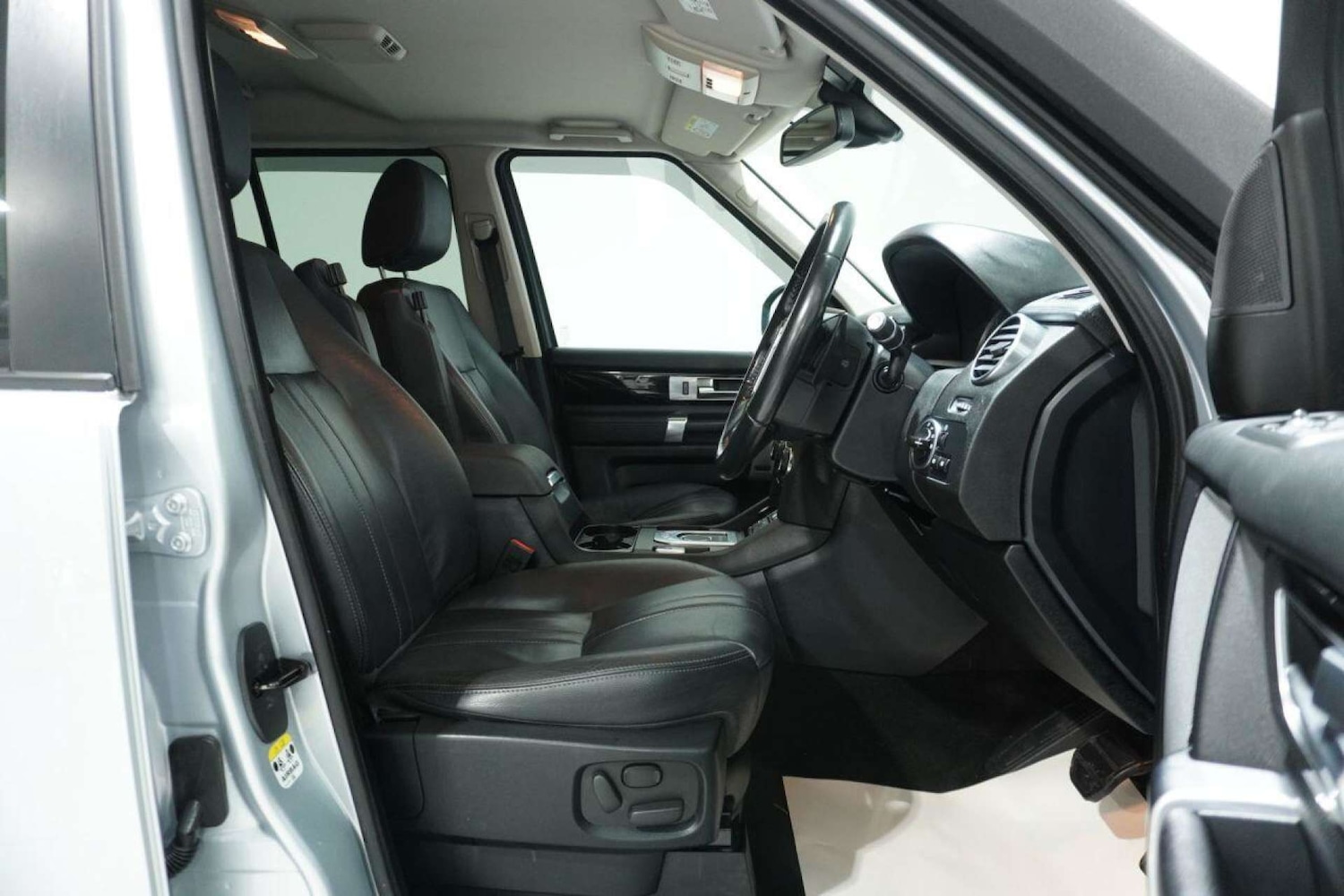 Used Land Rover Discovery 2015 for sale - 77061679: Photo 12