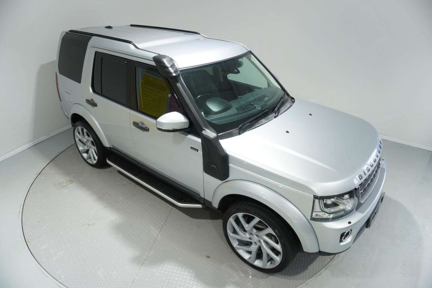 Used Land Rover Discovery 2015 for sale - 77061679: Photo 3