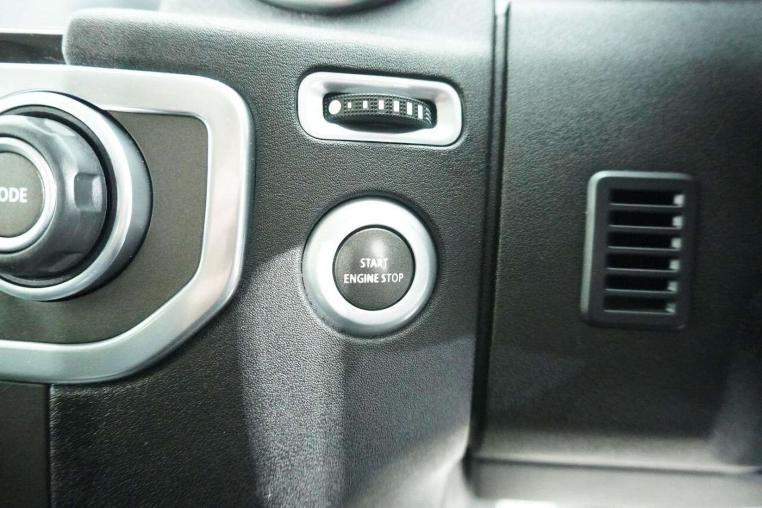 Used Land Rover Discovery 2015 for sale - 77061679: Photo 69