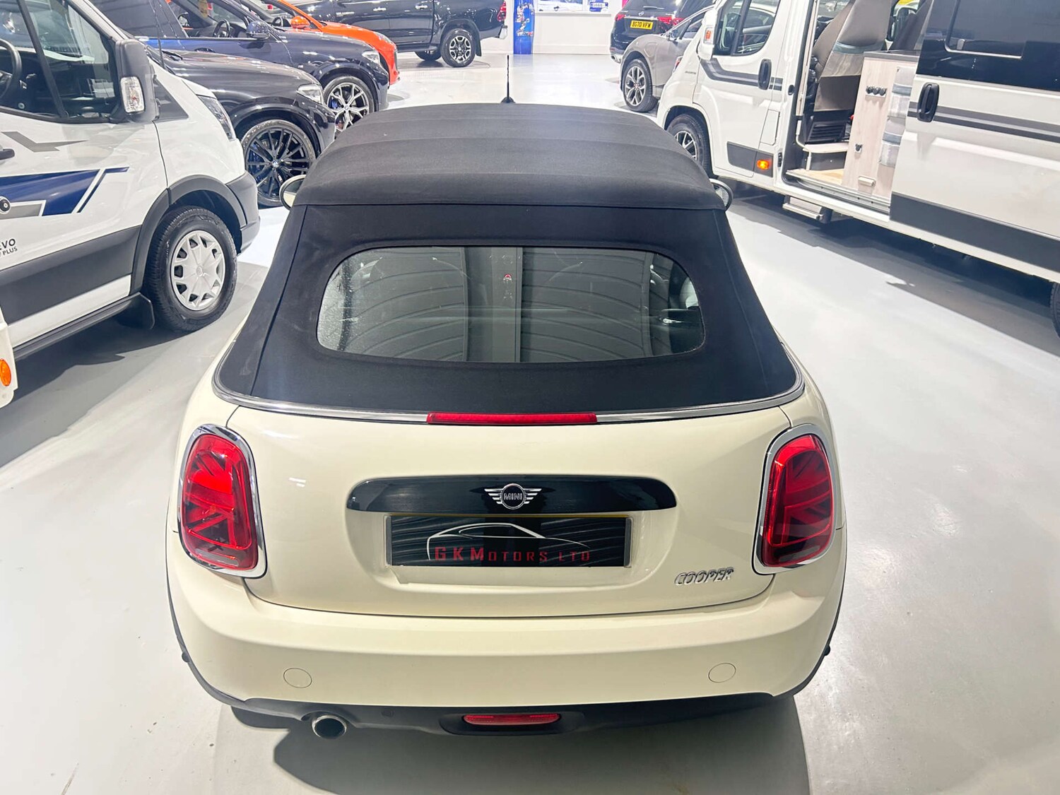 Used MINI Convertible 2018 for sale - 77650549: Photo 10