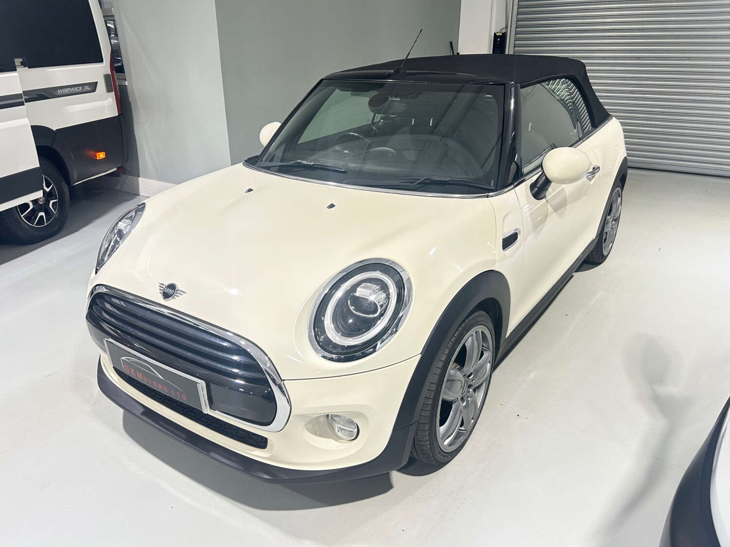 Used MINI Convertible 2018 for sale - 77650549: Photo 4