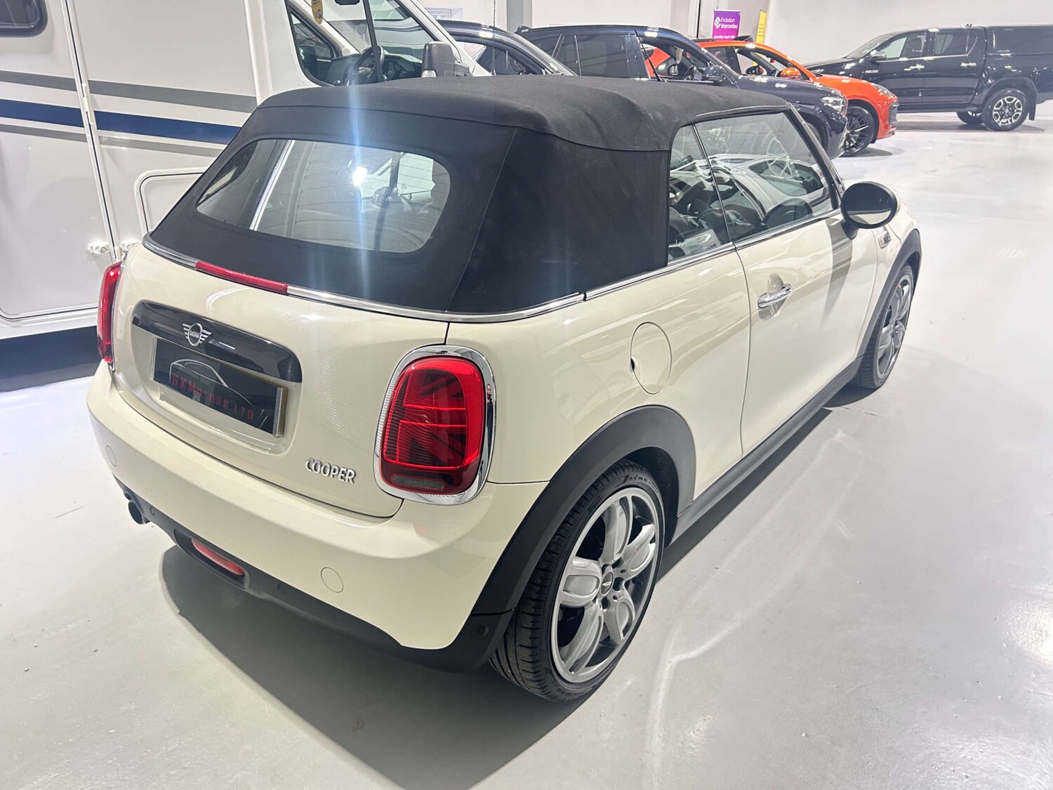 Used MINI Convertible 2018 for sale - 77650549: Photo 8