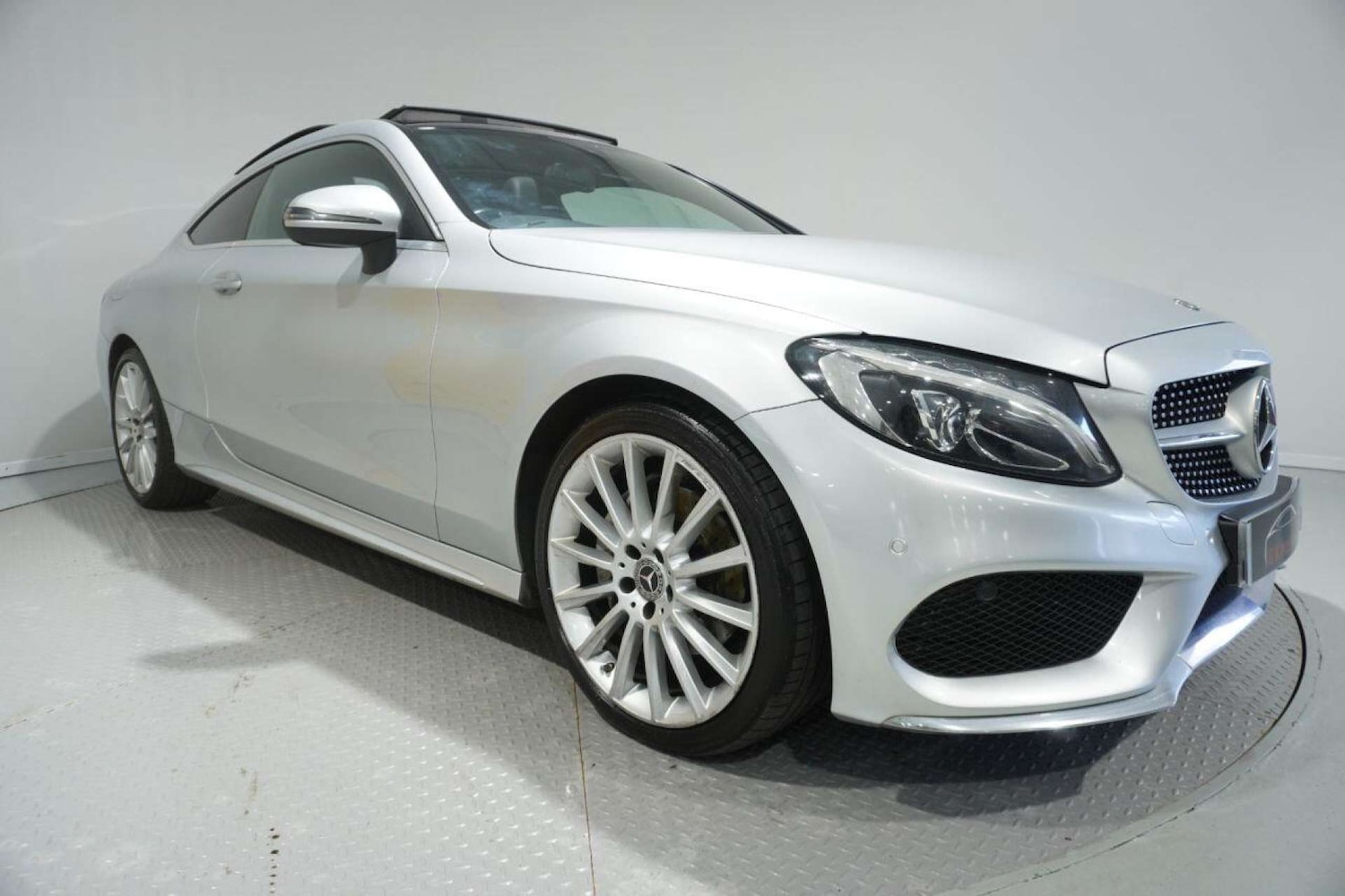 Used Mercedes-Benz C Class 2017 for sale - 77061691: Photo 2