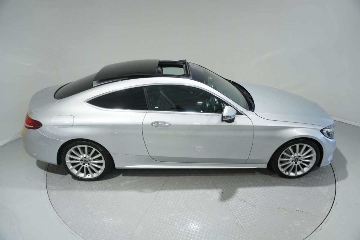 Used Mercedes-Benz C Class 2017 for sale - 77061691: Photo 5