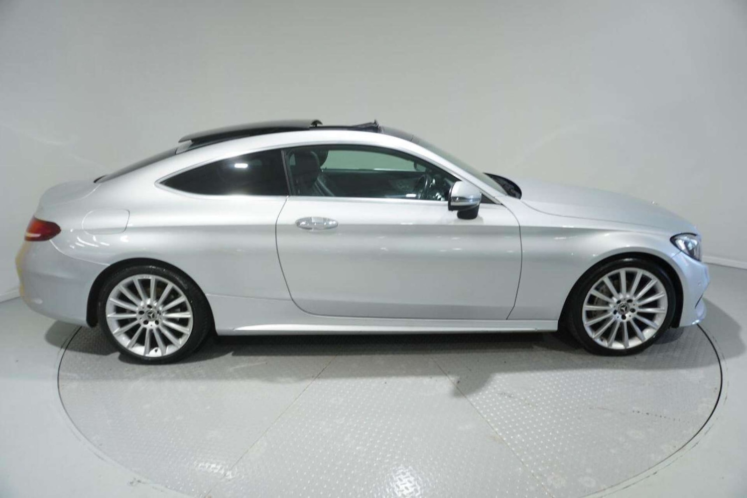 Used Mercedes-Benz C Class 2017 for sale - 77061691: Photo 6