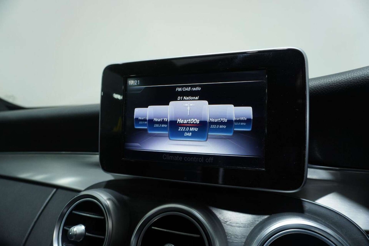 Used Mercedes-Benz C Class 2017 for sale - 77061691: Photo 68