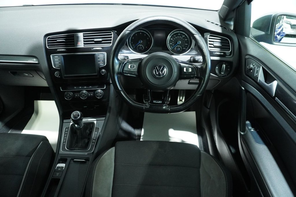 Used Volkswagen Golf 2015 for sale - 76820483: Photo 30