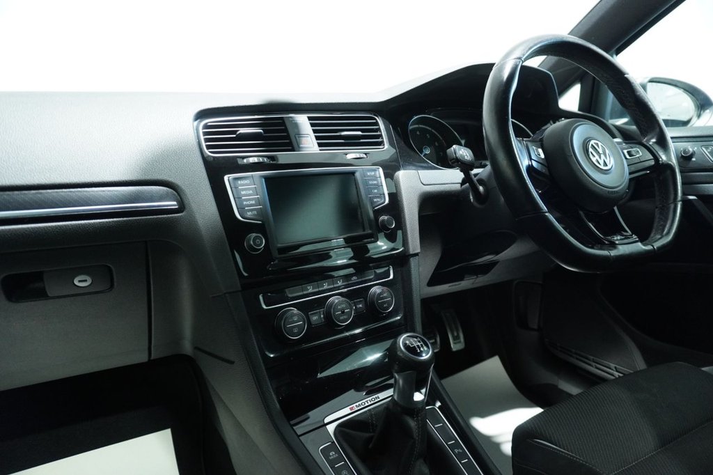 Used Volkswagen Golf 2015 for sale - 76820483: Photo 32