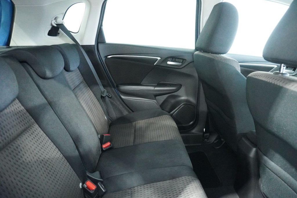 Used Honda Jazz 2018 for sale - 76820306: Photo 18