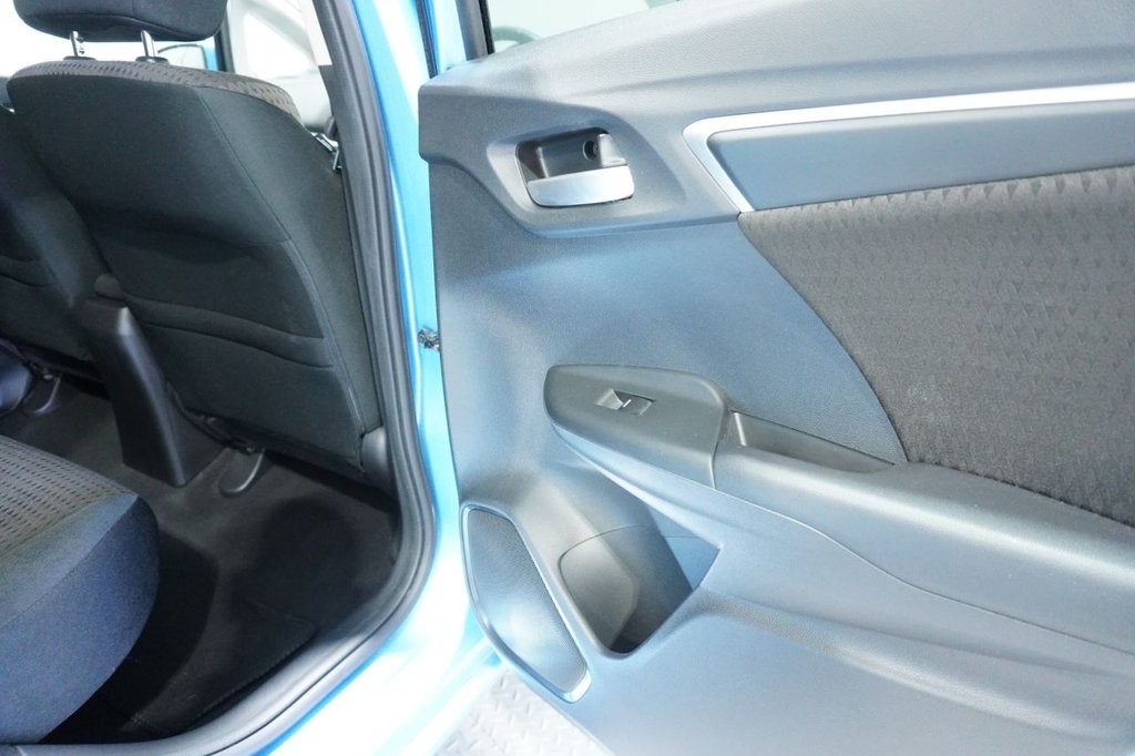 Used Honda Jazz 2018 for sale - 76820306: Photo 30