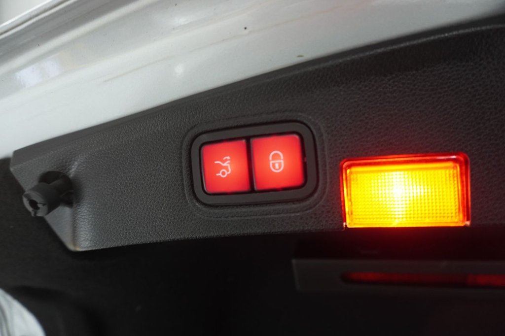 Used Mercedes-Benz C Class 2017 for sale - 76820518: Photo 24