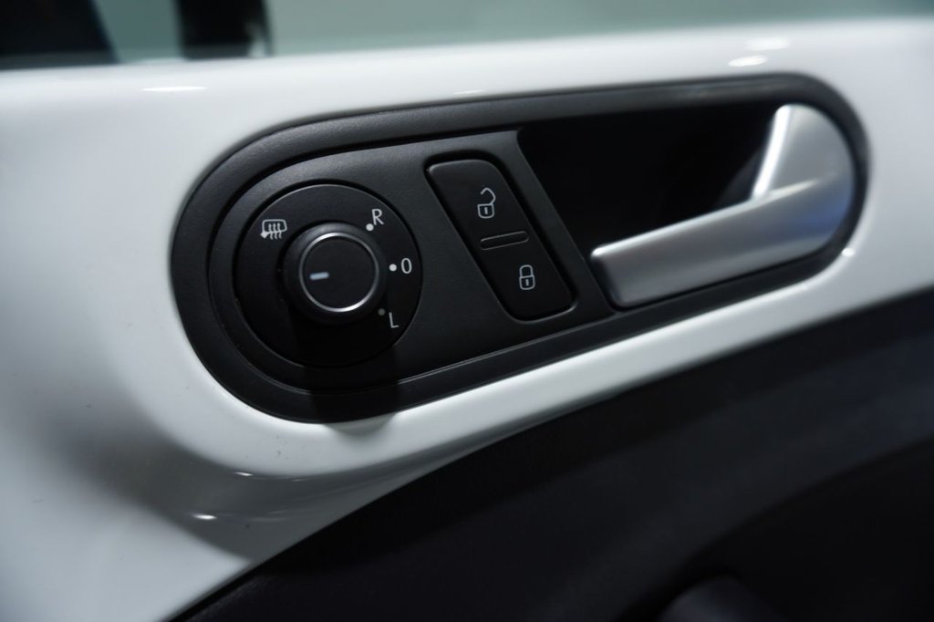 Used Volkswagen Beetle 2016 for sale - 76820198: Photo 35