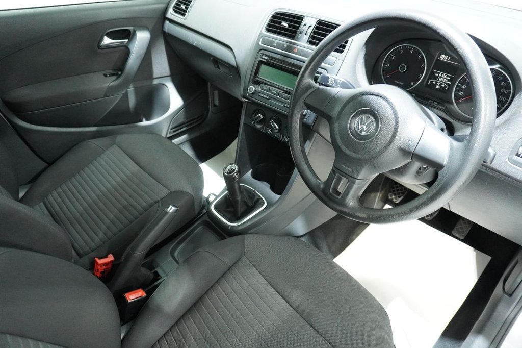 Used Volkswagen Polo 2010 for sale - 76820352: Photo 7
