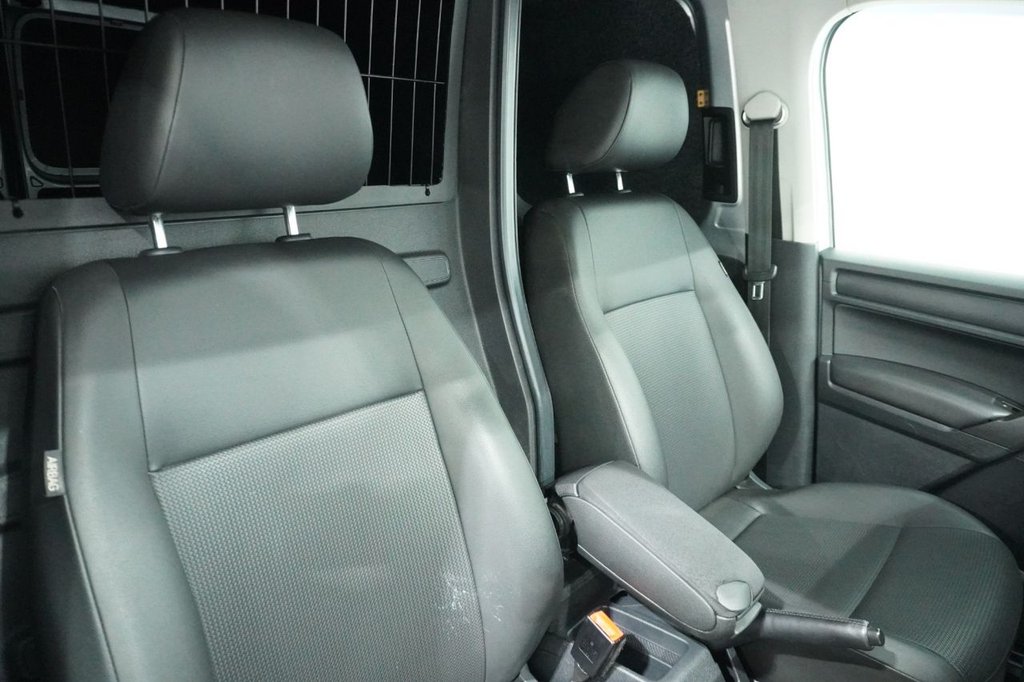 Used Volkswagen Caddy Maxi 2015 for sale - 76820196: Photo 13