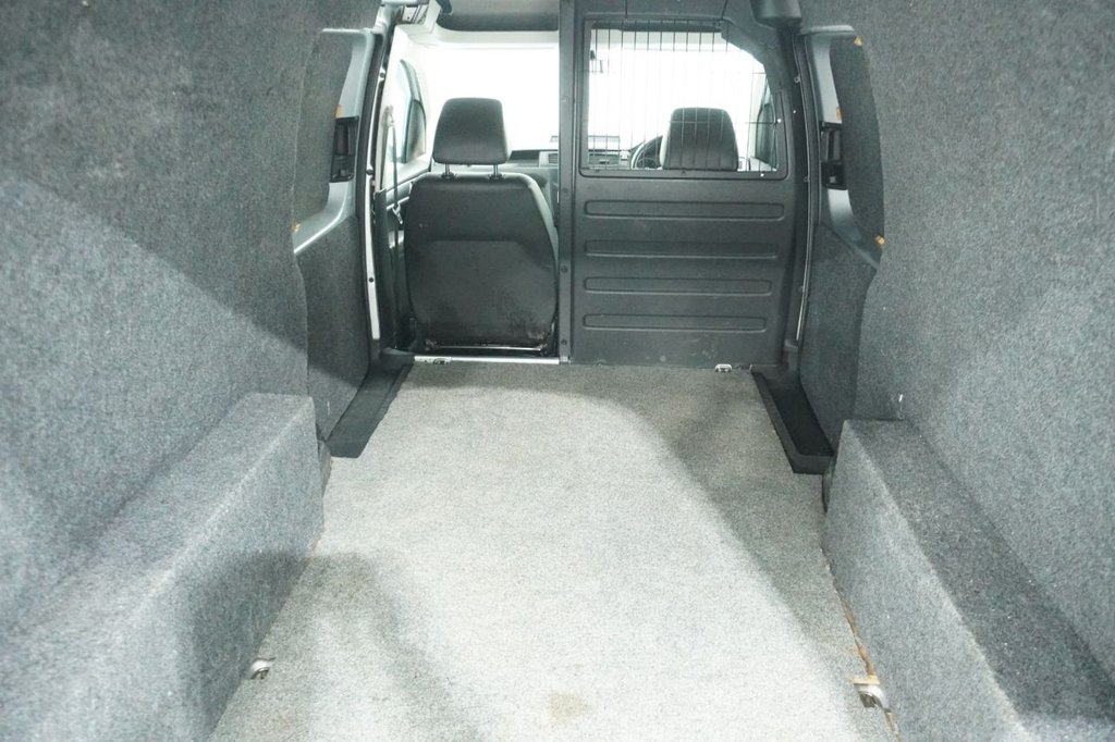 Used Volkswagen Caddy Maxi 2015 for sale - 76820196: Photo 24