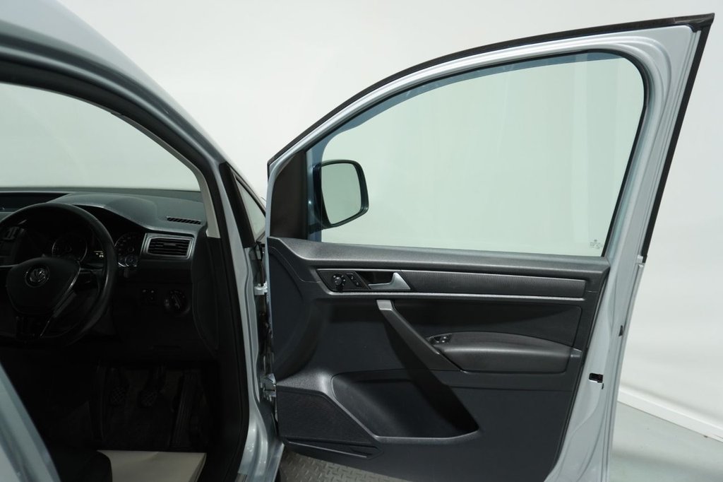 Used Volkswagen Caddy Maxi 2015 for sale - 76820196: Photo 28