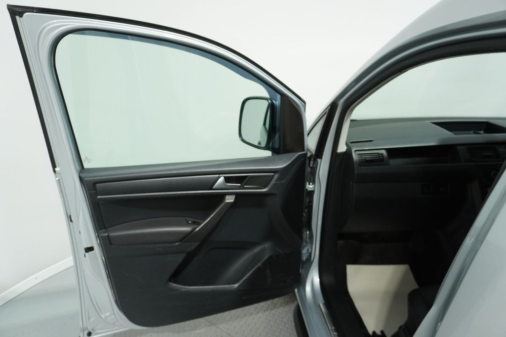 Used Volkswagen Caddy Maxi 2015 for sale - 76820196: Photo 29