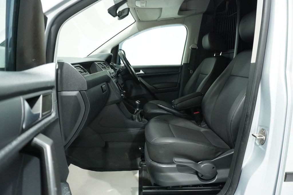 Used Volkswagen Caddy Maxi 2015 for sale - 76820196: Photo 42