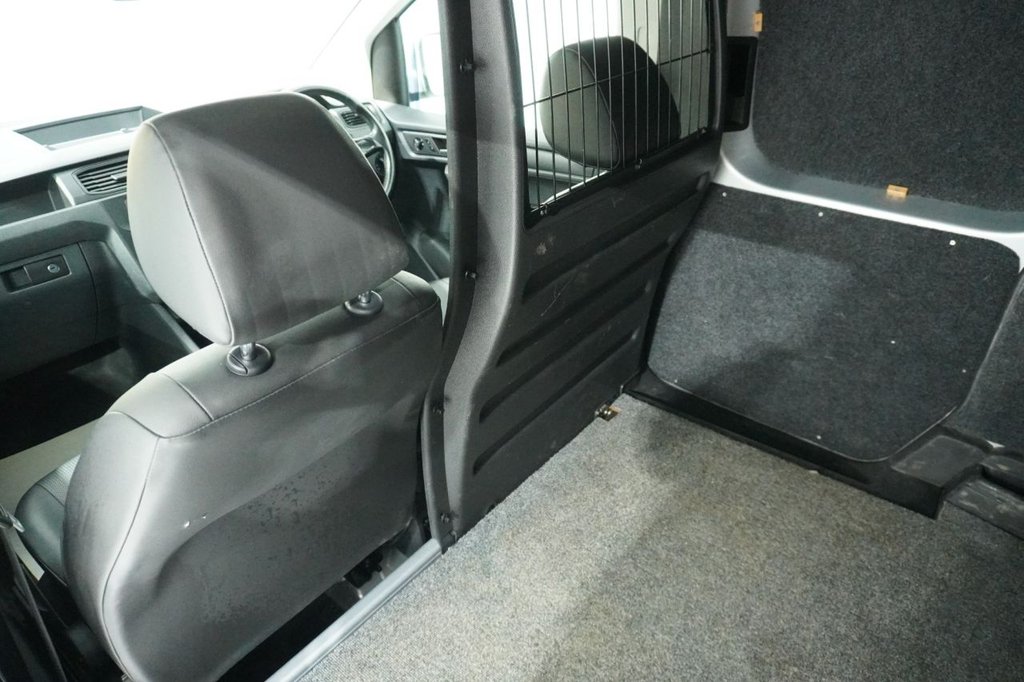 Used Volkswagen Caddy Maxi 2015 for sale - 76820196: Photo 44