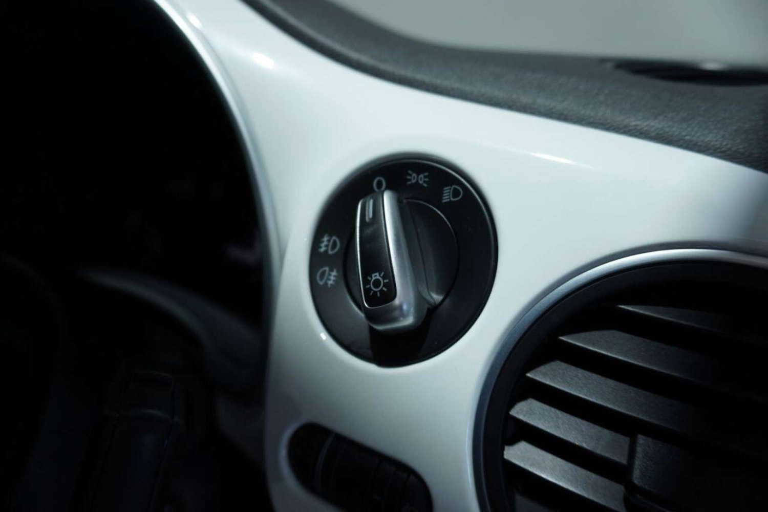 Used Volkswagen Beetle 2016 for sale - 77061630: Photo 36