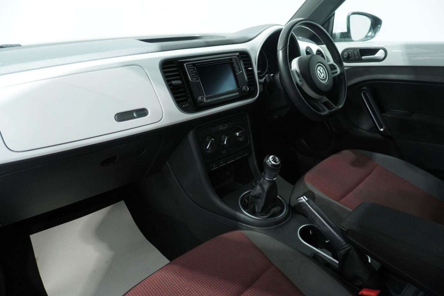 Used Volkswagen Beetle 2016 for sale - 77061630: Photo 41