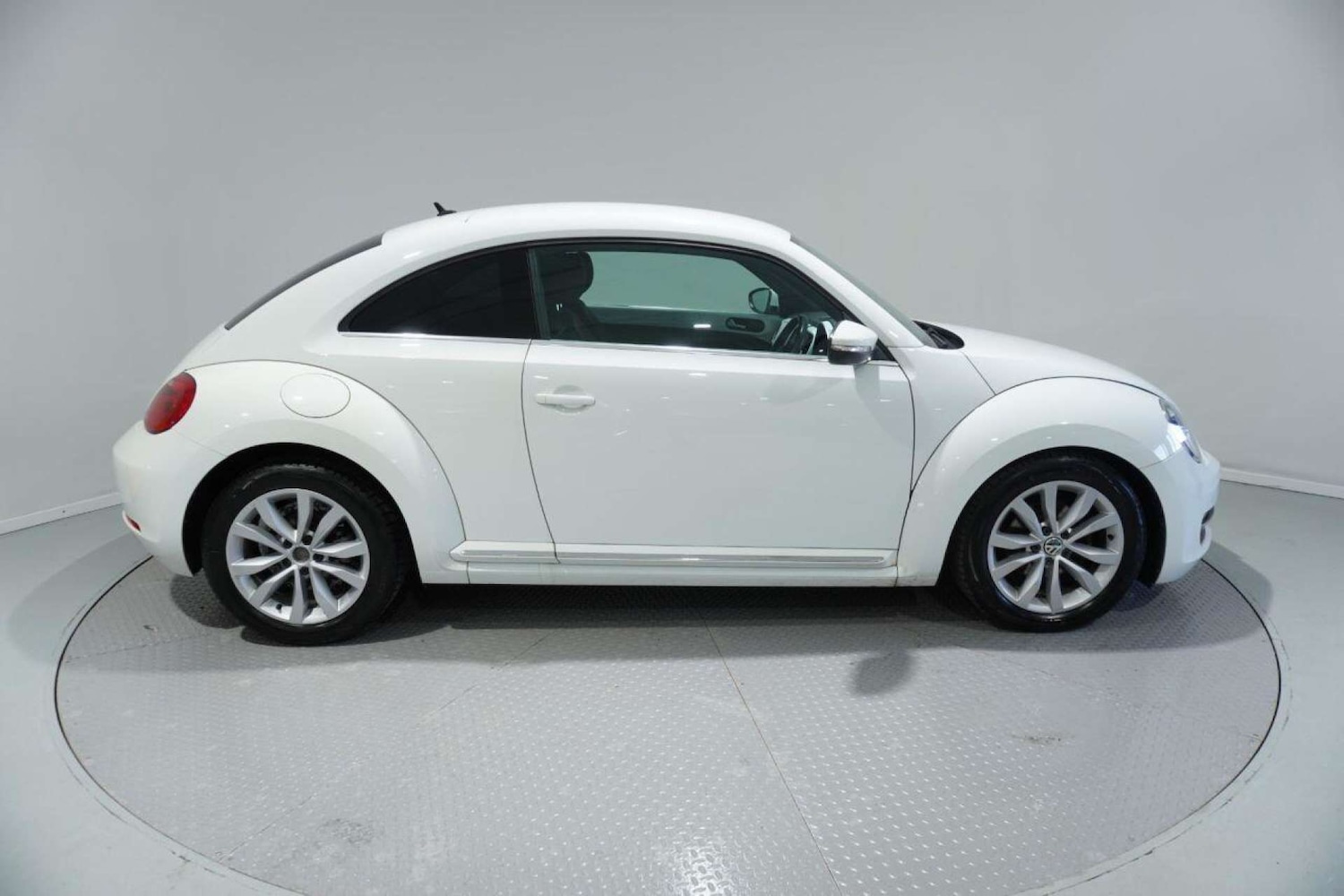 Used Volkswagen Beetle 2016 for sale - 77061630: Photo 6