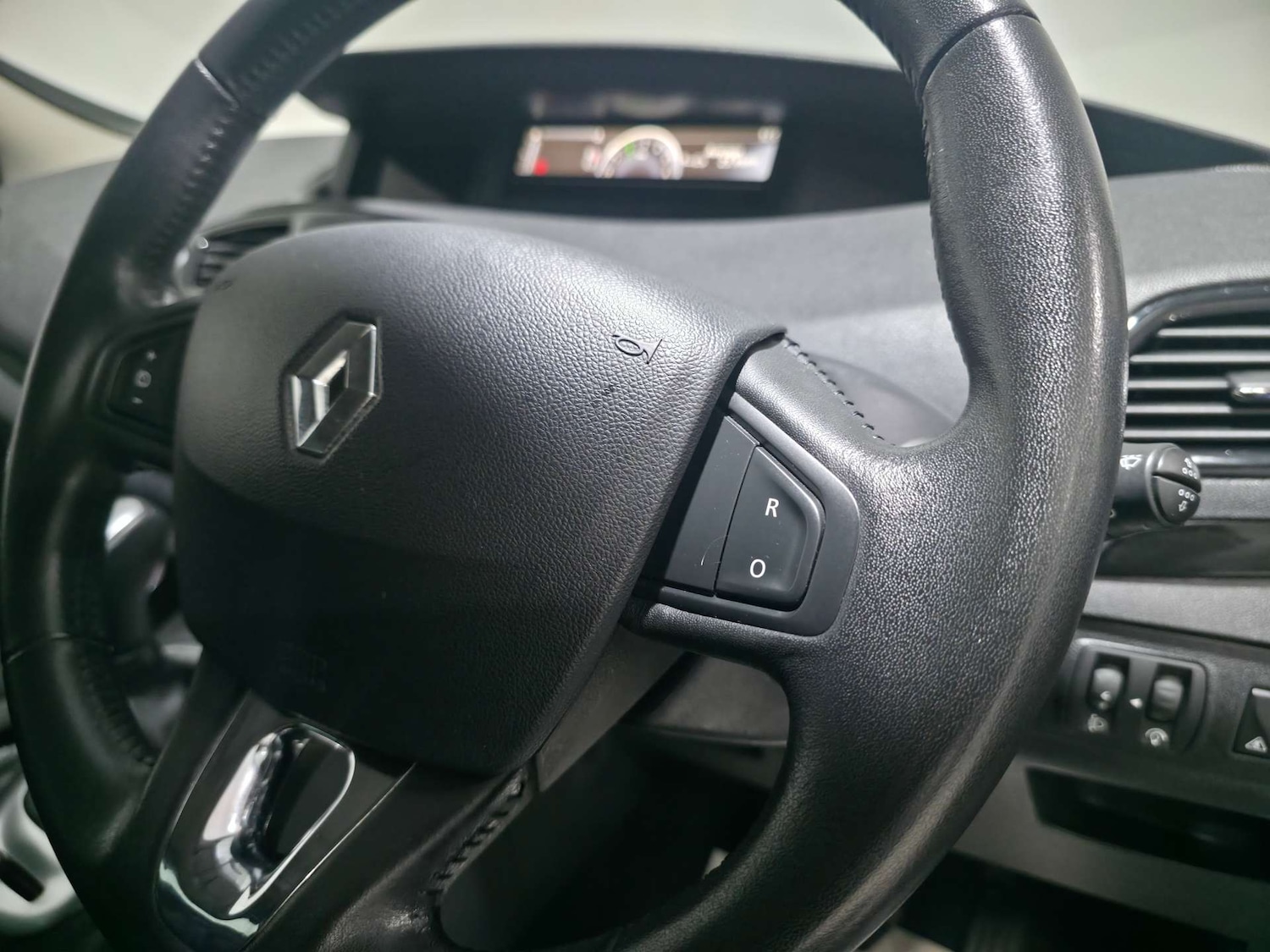 Used Renault Scenic 2014 for sale - 77061636: Photo 51